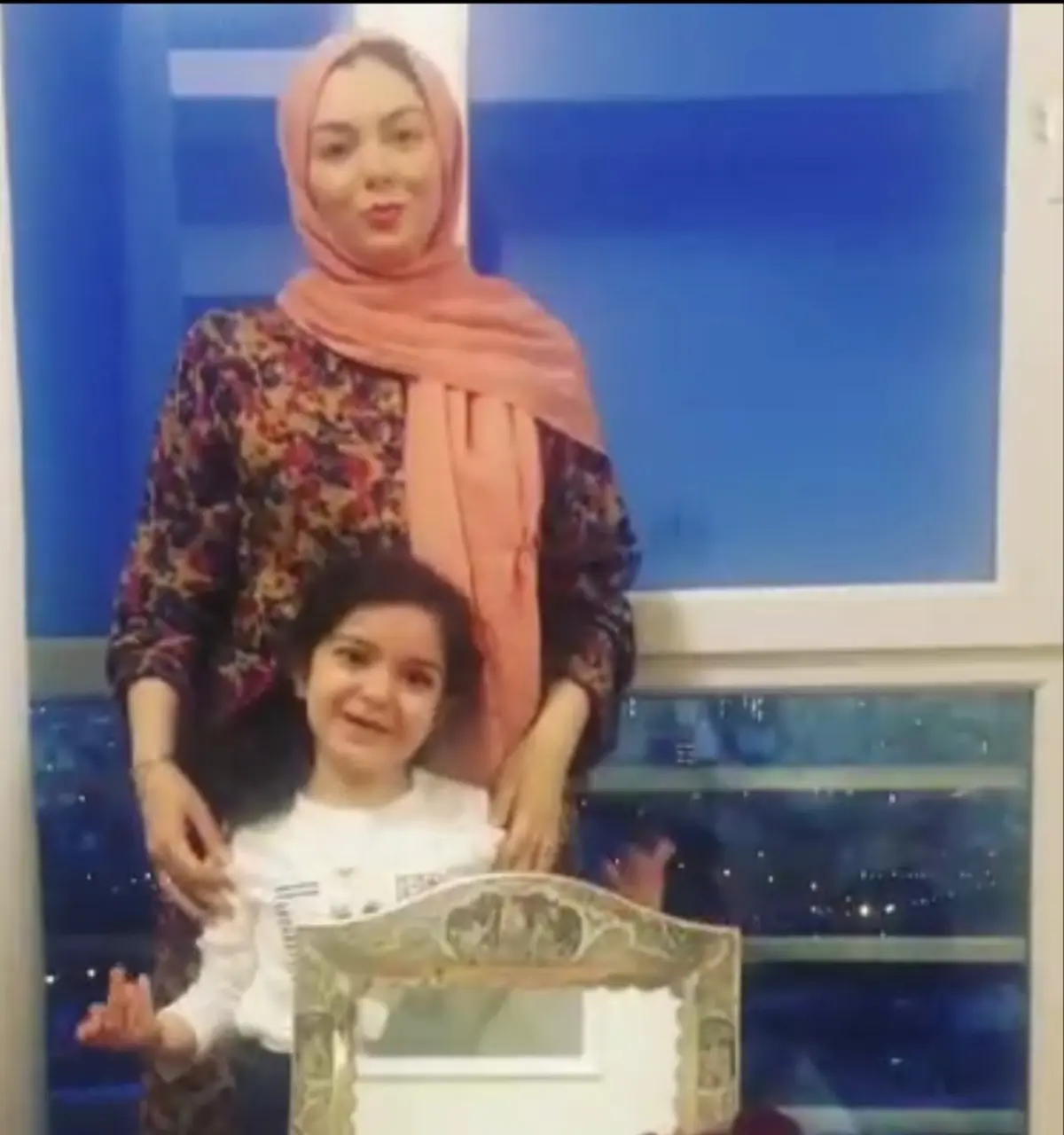 آخرین ویدئویی که آزاده نامداری به همراه دخترش + ویدئو