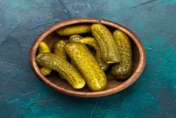 یه عمر خیارشور اشتباه درست میکردی! | علت نرم شدن خیارشور + نکات طلایی در مورد مواد اولیه