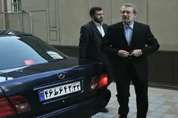 
اظهارنظرهایی علی لاریجانی رنگ و بوی انتخاباتی دارند
