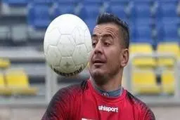 هشدار جدی کادرفنی پرسپولیس به حامد لک| کارت‌های زرد بی مورد حامد لک صدای گل محمدی را درآورد!