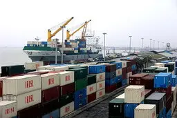  تراز تجاری در سال98 منفی شده است.