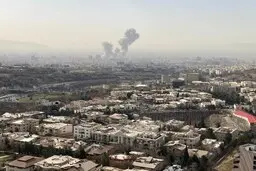 صدای چند انفجار جدید در شمال و شرق تهران شنیده شد | انفجار در فرودگاه مهرآباد | صدای انفجار در اصفهان، قم، کرج و کرمانشاه هم شنیده شده است