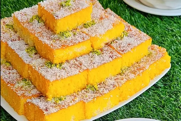 کیک باقلوای آجیلی؛ طعمی مثل شیرینی‌های لوکس ترکیه‌ای| کیک باقلوای آجیلی؛ ترکیب عطر هل و زعفرون با بافتی رویایی