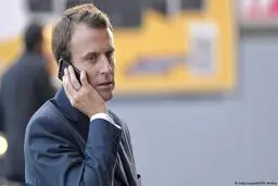 گفتگو با پوتین با همه دشواری بهتر است ادامه یابد 
