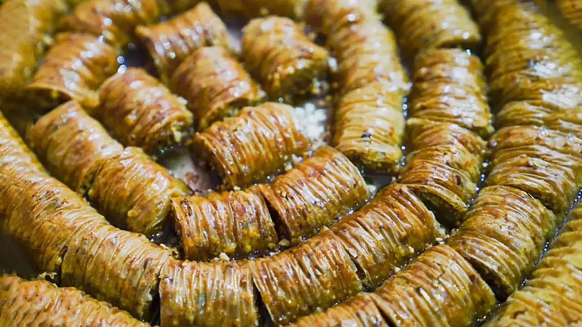 تو یه ربع باقلوا درست کن | طرز تهیه باقلوا با هواپز