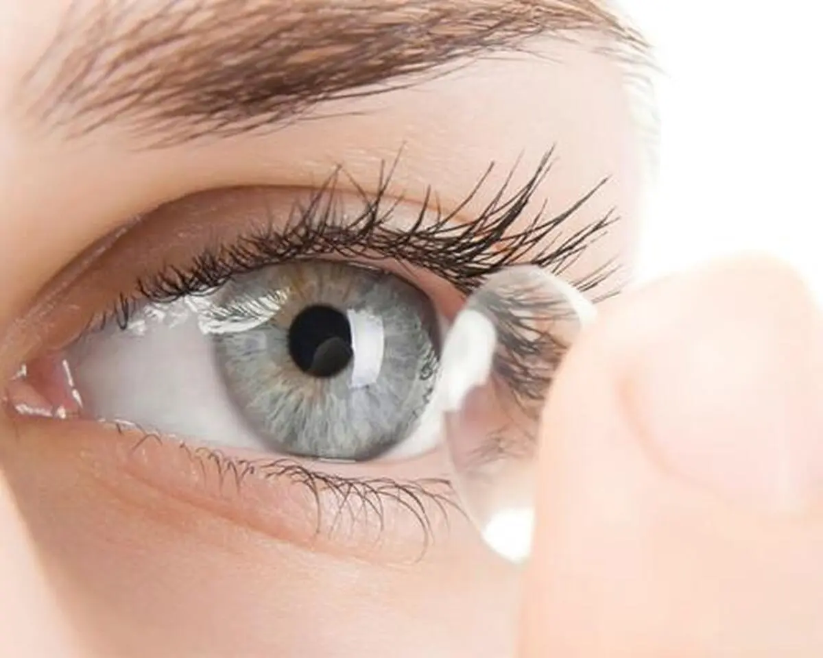 لنز‌های رنگی چه خطراتی دارند؟