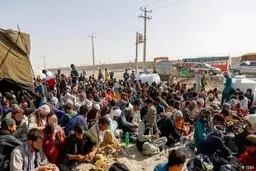 
جمع آوری مهاجران غیرمجاز افغانستانی از جنوب تهران و طرد آن‌ها از کشور
