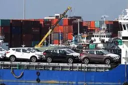 
کمیسیون تلفیق  |   واردات خودرو به مناطق آزاد در سال آینده ممنوع است
