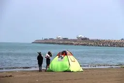 گردشگران در مازندران  |   کرونا ورود گردشگران را در نیمه اول امسال ۷۱ درصد کاهش داده است. 
