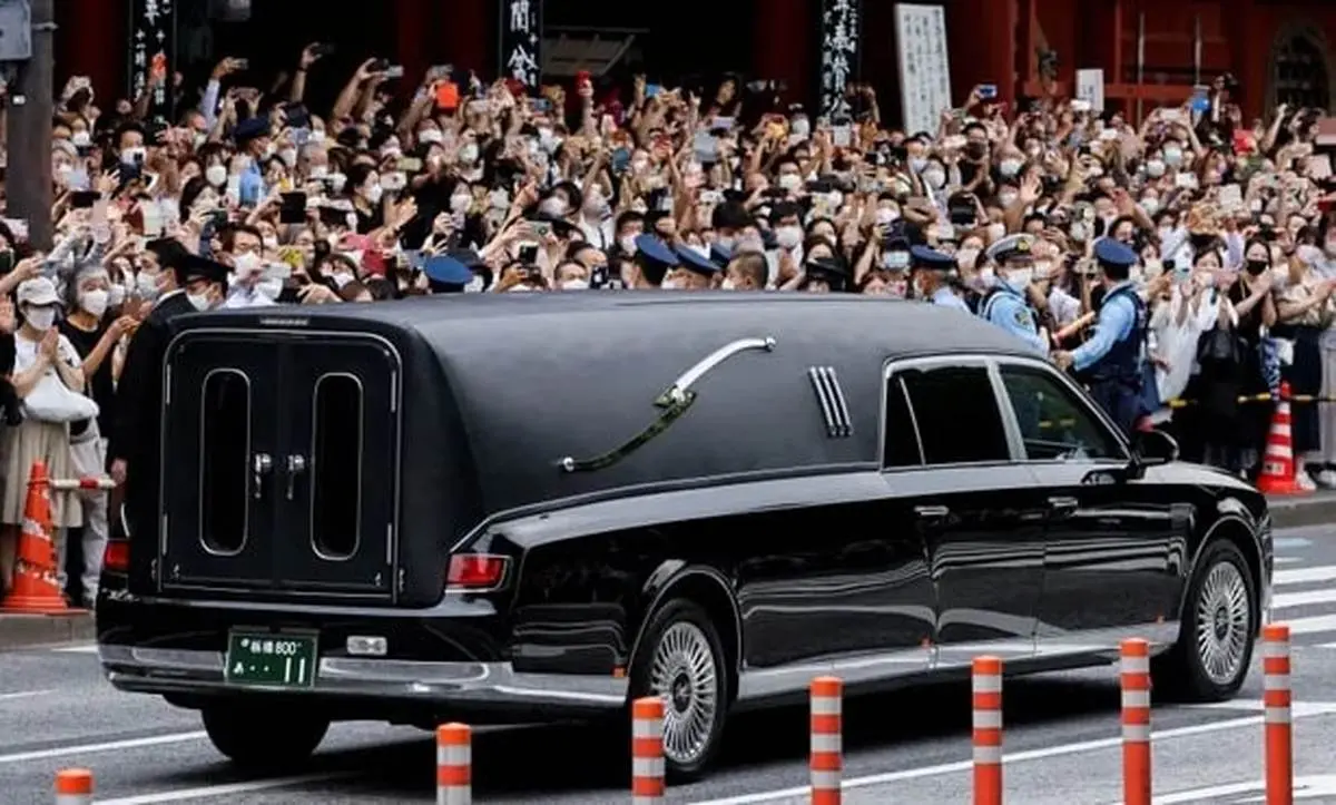 مراسم نخست وزیر ترور شده ژاپن | تشییع خاکستر شینزو آبه +تصویر