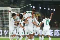 هافبک و مدافع  عراقی‌ها  دو اخطاره شدند