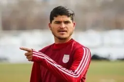 یک مدافع برزیلی به تراکتور پیوست