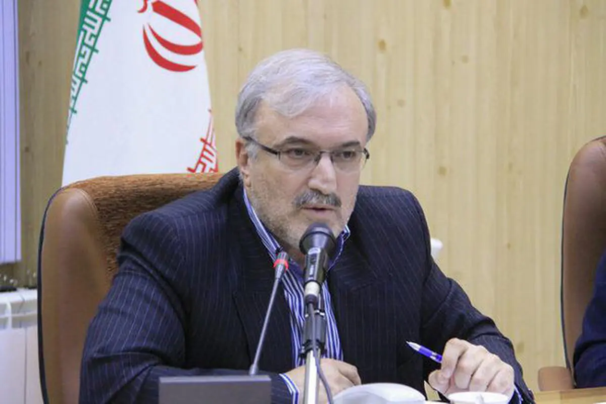 
وزیر بهداشت: واکسینه افراد بالای ۶۰ سال تا پایان خرداد 