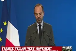 
نخست‌وزیر فرانسه از منصب خوداستعفا داد.
