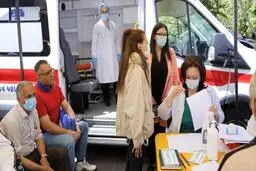 سفر به افغانستان و ارمنستان برای تزریق واکسن |  کُندی واکسیناسیون در ایران به نفع کدام کشورهاست؟