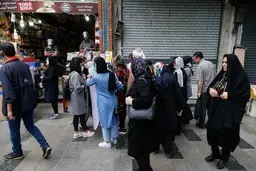 
نتایج نظرخواهی از هزار فعال اقتصادی  |  بدبینی نسبت به فضای کسب‌وکار پابرجاست