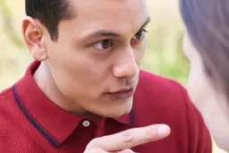 سایکوپات | 4علائم سایکوپات در همسر شما 
