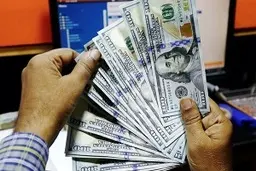 دلار جهانی پایین آمد
