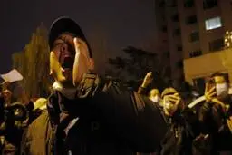 اعتراضات و آشفتگی در چین اقتصاد کل دنیا را بهم ریخت! 