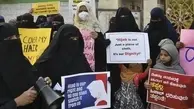 اعتراضات هندی ها به ممنوعیت حجاب در مدارس 