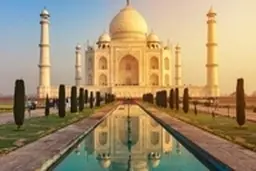 
شوهر عاشق برای همسرش تاج محل جدیدی ساخت