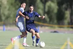  فوتبال   |   امشب علی کریمی راهی دوحه می‌شود