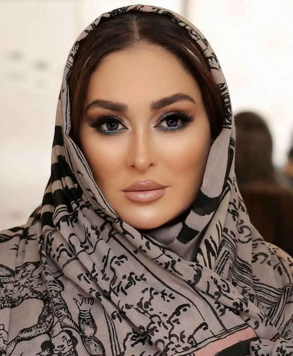 الهام حمیدی در ملا عام با تیپی جدید + عکس