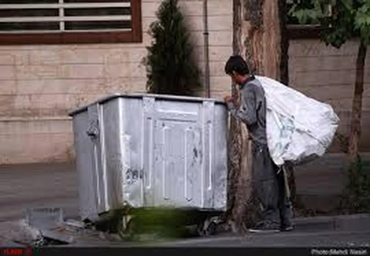 ضرب و شتم یک زباله‌گرد توسط عوامل منتسب به شهرداری کرج+ویدئو
