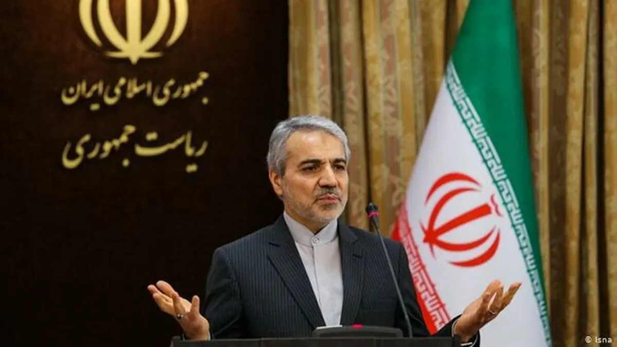   به بازنشستگان در زمینه همسان سازی حقوق‌ها در سال ۱۴۰۰ هم باز اضافه خواهیم کرد
