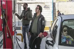 افزایش ۳۵ درصدی مصرف بنزین در موج پنجم کرونا