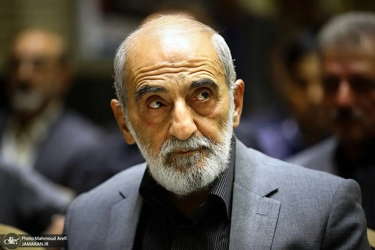 واکنش روزنامه هم میهن به یک مطلب حسین شریعتمداری: شما سالهاست که دمرو آب می خوری