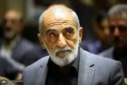 واکنش روزنامه هم میهن به یک مطلب حسین شریعتمداری: شما سالهاست که دمرو آب می خوری