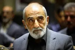 واکنش روزنامه هم میهن به یک مطلب حسین شریعتمداری: شما سالهاست که دمرو آب می خوری