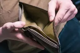 بیکاری و نداشتن درآمد به صرفه در 30 سالگی باعث ایجاد اختلالات روانی در میانسالی می‌شود!