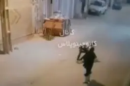 شیراز | سرقت وحشیانه طلاهای یک خانم مقابل در خانه!+ویدئو 