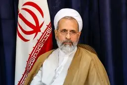 واکنش امام جمعه قم به تعرض به تصویر بزرگ امام خمینی در میدان این شهر: کار رذیلانه و پستی بود