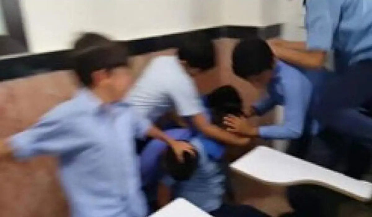 غوغا در مدارس این استان | در مدارس این استان جنگ است! | حمله به دانش‌آموزان و معلمان+ویدئو 