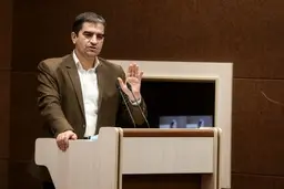 
 مهاجرت ۴ هزار پزشک و ۳۰۰ هزار نفر با مدارک فوق لیسانس و دکترا از ایران طی ۳ سال اخیر
