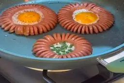 آموزش یک صبحونه دونفره متفاوت | سوسیس تخم مرغ با بهترین تزیین +ویدئو