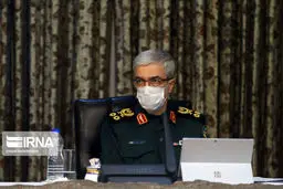 سرلشکر باقری و واعظی با ماسک به جلسه ستاد ملی مبارزه با کرونا آمدند