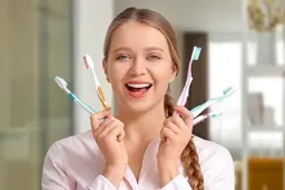 ۵ نکته اساسی درمورد مسواک زدن | اگر میخواهید دندان هایی سفید تر داشته باشید این نکات را رعایت کنید
