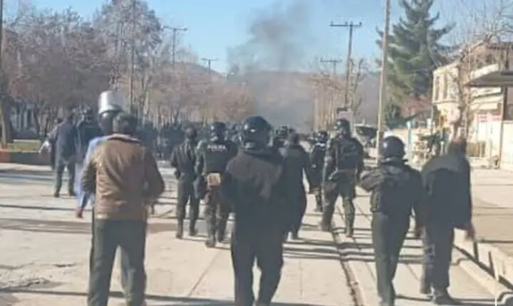 تجمعات محدود در کرمانشاه با حواشی و درگیری | گزارش از شامگاه کرمانشاه