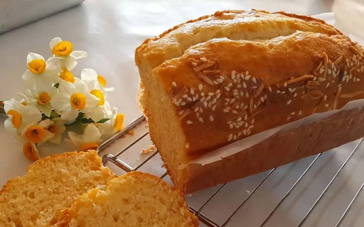 یه کیک صبحانه رژیمی که بدون آرد سفید و شکر درست میشه! | طرز تهیه کیک صبحانه + ویدئو