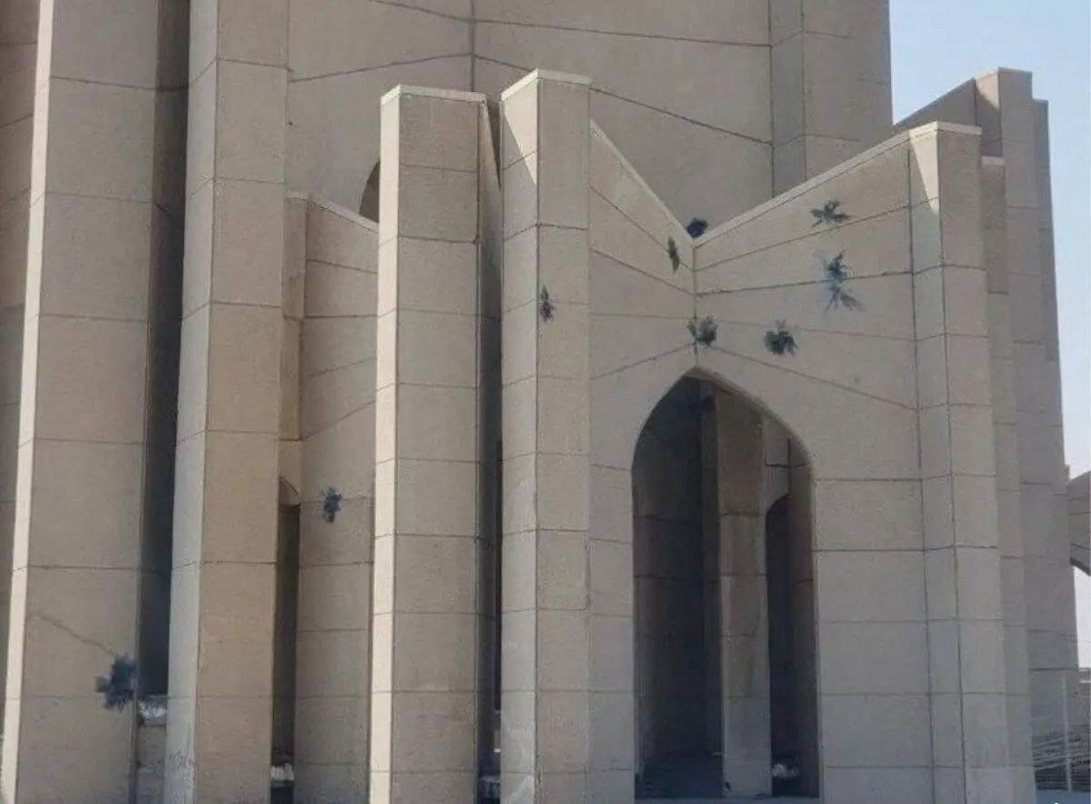 فاجعه در چهارشنبه‌سوری: مقبرةالشعرای تبریز هدف حمله قرار گرفت