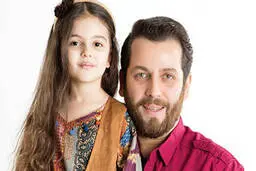 مادر امیررضا دلاوری از پسرش جوان تر است | شیک پوشی مادر امیررضا دلاوری در 80 سالگی