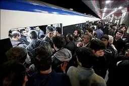 اگر در ازدحام جمعیت افتادی اینطوری از خودت محافظت کن | نکات مهم برای اقدامات لازم در شرایط اضطراری +ویدئو