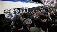 اگر در ازدحام جمعیت افتادی اینطوری از خودت محافظت کن | نکات مهم برای اقدامات لازم در شرایط اضطراری +ویدئو