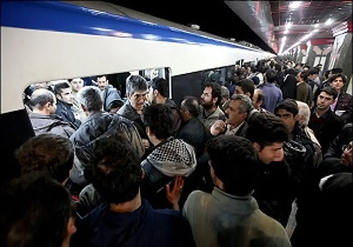 اگر در ازدحام جمعیت افتادی اینطوری از خودت محافظت کن | نکات مهم برای اقدامات لازم در شرایط اضطراری +ویدئو