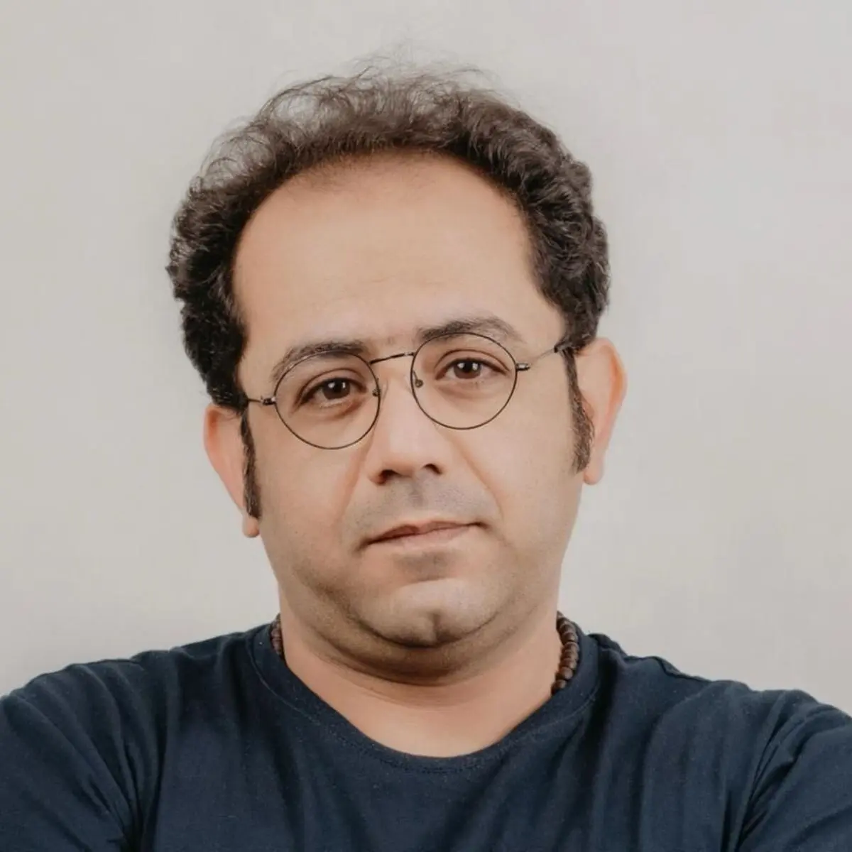سریال میوه ممنوعه الان از در نگهبانی تلویزیون وارد هم نمی‌شود! | گفت‌وگو احسان عبدی‌پور با اکبر نبوی +ویدئو