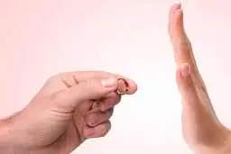 ازدواج عمر زنان را کوتاه میکند | نگاه یک پروفسر به طول عمر زنان مجرد و متاهل+ ویدیو 